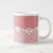 黒のレースを使用したピンクと白の背景 ジャンボコーヒーマグカップ (右)
