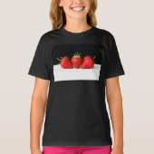 黒の上にイチゴ白いGccna Tシャツ (正面)