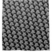 黒の上に白い部族の亀 シャワーカーテン (正面)