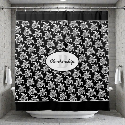黒の上に白い部族亀のモノグラム シャワーカーテン
