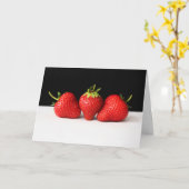 黒の上のイチゴ白いgcnm カード (黄色い花)