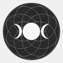 黒の上のトリプル女神ムーン