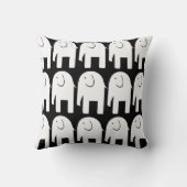 黒の不要品 クッション (裏面)