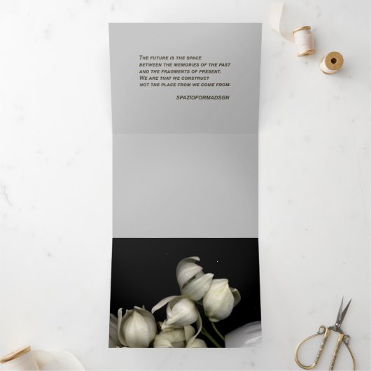 "黒の中の白い心、月から" & 未来への旅 三つ折りクリスマスカード (内部)