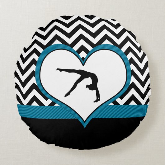 黒の体操のシェブロンのハート ラウンドクッション (正面)