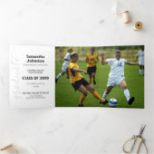 黒の卒業スクリプト 現代的な3つの写真 三つ折り招待状 (内部)