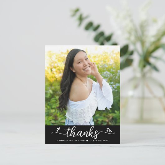 黒の卒業写真スクリプトハートありがとう ポストカード (スタンド正面)