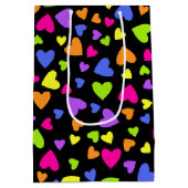 黒の多彩なハート ミディアムペーパーバッグ (裏面)