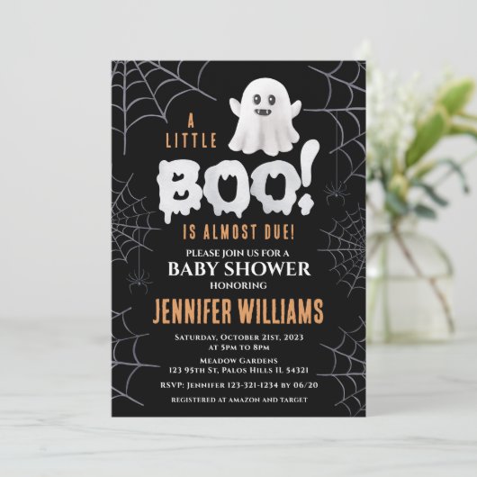 黒の小さなブーほとんど幽霊男の子のシャワー 招待状 (スタンド正面)