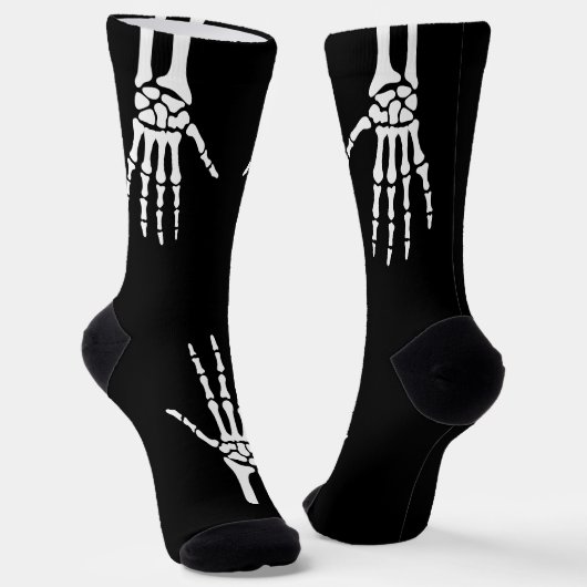 黒の怖いハロウィンに骸骨の手 ソックス (傾斜あり)