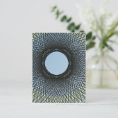 黒の抽象的な円形の芸術に溶け込む ポストカード (スタンド正面)