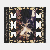 黒の猫そして愛かブラウンまたは白 フリースブランケット (正面(横))