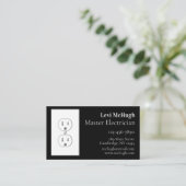 黒の白い電気コンセント 名刺 (スタンド正面)