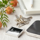 黒の白く乱雑な音符 キーホルダー (側面)