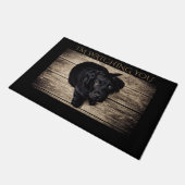 黒の研究室のドアマット。「見てるよ」 ドアマット (アングル)