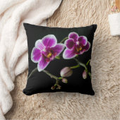 黒の穏やかな上に蘭のピンクの白淡い色の色 クッション (ブランケット)