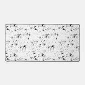 黒の絵を描（ばちゃばちゃ）跳ねるパターン デスクマット (正面)