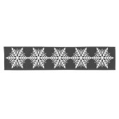 黒の背景に大きシンプルな白いの雪片 ショートテーブルランナー (横)