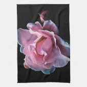 黒の豪華なピンクのバラ キッチンタオル (縦)