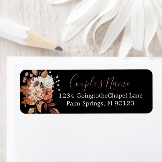 黒の返信先住所ラベルに秋の花束 ラベル (インサイチュ)
