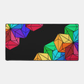 黒の3D明るいレインボーキューブ三角形 デスクマット (正面)