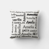 黒のAMELIA名オン白 クッション (正面)