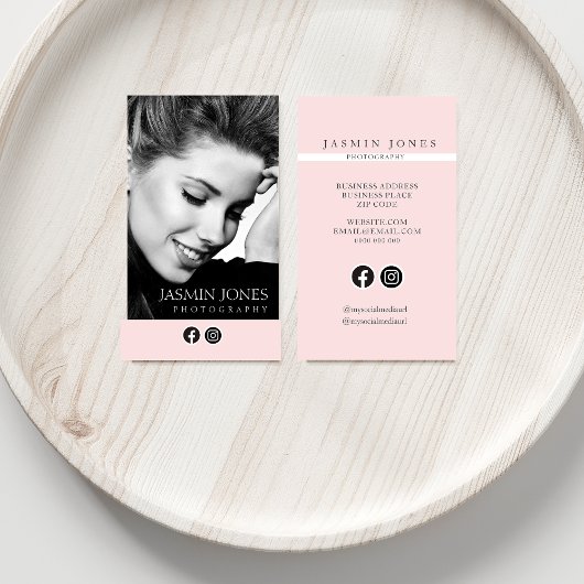 黒はっきりしたとピンクのソーシャルメディア写真 名刺