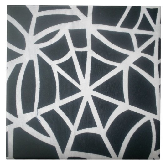 黒はっきりしたと白のクモの巣の幾何学的パターン タイル (正面)