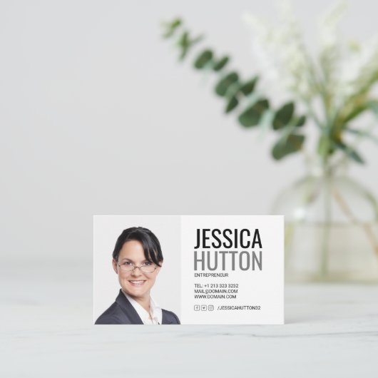 黒はっきりしたと白の個人写真 名刺 (スタンド正面)