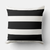 黒はっきりしたと白の水平のストライプハロウィン クッション (正面)