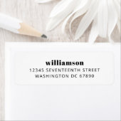 黒はっきりしたモダンと白の姓のアドレス ラベル (インサイチュ)