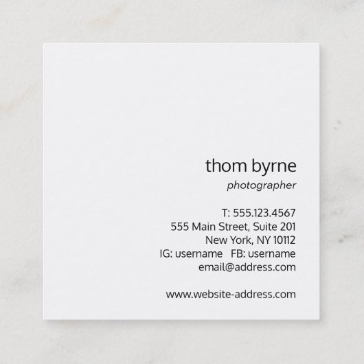 黒はっきりしたモダンプロフェッショナル2文字モノグラム スクエア名刺 (裏面)