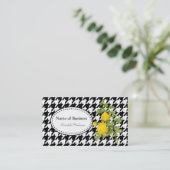 黒はっきりした白シック千鳥格子のイエローローズ 名刺 (スタンド正面)