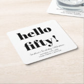 黒はっきりした白50モダン誕生日カスタム スクエアペーパーコースター (アングル)