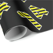 黒はっきりした色と黄ストライプ色のイベント74誕生日番号 ラッピングペーパー (ロールコーナー)