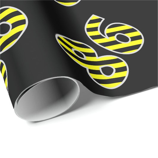 黒はっきりした色と黄ストライプ色のイベント86誕生日番号 ラッピングペーパー (ロールコーナー)