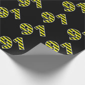黒はっきりした色と黄ストライプ色のイベント91誕生日番号 ラッピングペーパー (角)