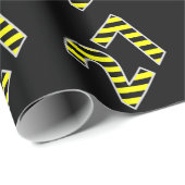 黒はっきりした色と黄ストライプ色の27イベント番号(誕生日) ラッピングペーパー (ロールコーナー)