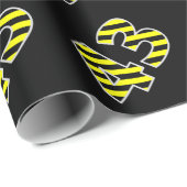 黒はっきりした色と黄ストライプ色の43イベント番号(誕生日) ラッピングペーパー (ロールコーナー)