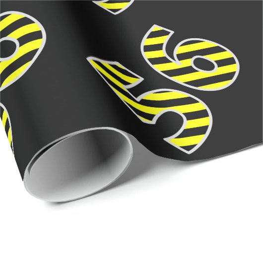 黒はっきりした色と黄ストライプ色の56イベント番号(誕生日) ラッピングペーパー (ロールコーナー)