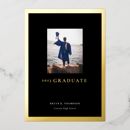 黒はっきりした金ゴールド枠卒業発表カード 箔招待状 (正面)