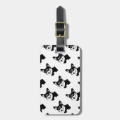 黒は三色のウェルシュコーギーの先頭に立ちました ラゲッジタグ (正面縦)