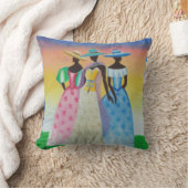 黒は美しいアフリカの芸術の装飾用クッションです クッション (ブランケット)