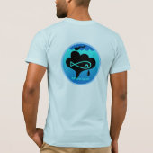 黒はTシャツを引き裂きます Tシャツ (裏面)