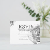 黒エレガントかわいらし白ローズプリント インビテーションポストカード (スタンド正面)