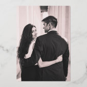 黒エレガントと白のクレスト日付を保存 箔招待状 (裏面)