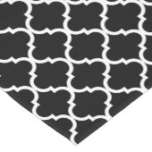 黒エレガントと白の四枚葉模様 ショートテーブルランナー (コーナー)