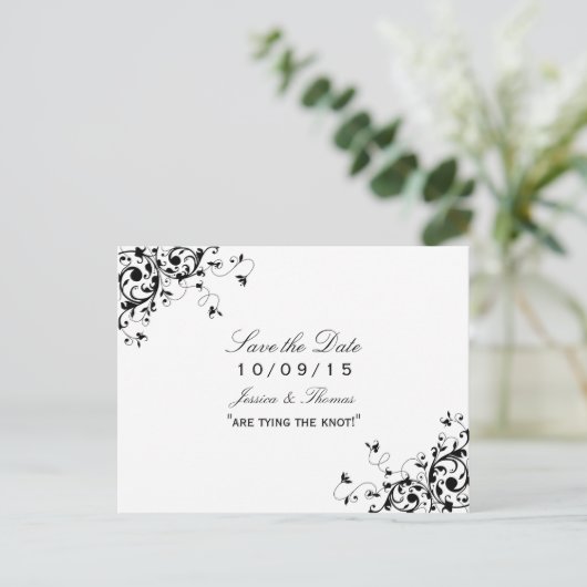 黒エレガントと白の結婚式の日付を保存 案内ポストカード (スタンド正面)