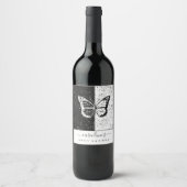 黒エレガントと白の蝶の赤ちゃんシャワー点々のある ワインラベル (正面)