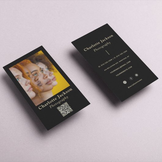 黒エレガントと金ゴールドのスクリプトl写真とQrコード 名刺